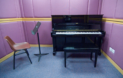 Music Practice Room (1) View from the Entrance 